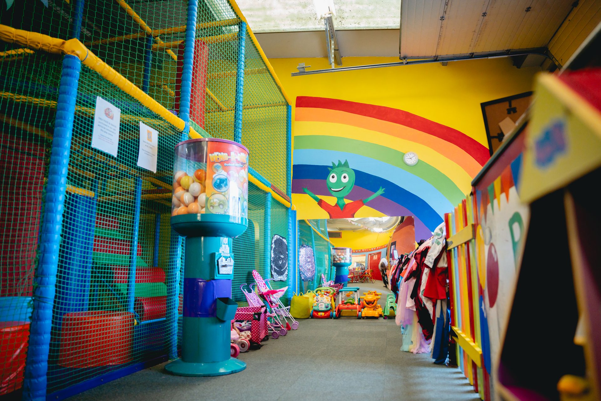 Inside the Leaping Lizards café